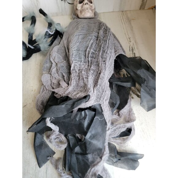 Grim reaper spider hanging Halloween home decor prop set unique - Picture 7 of 12